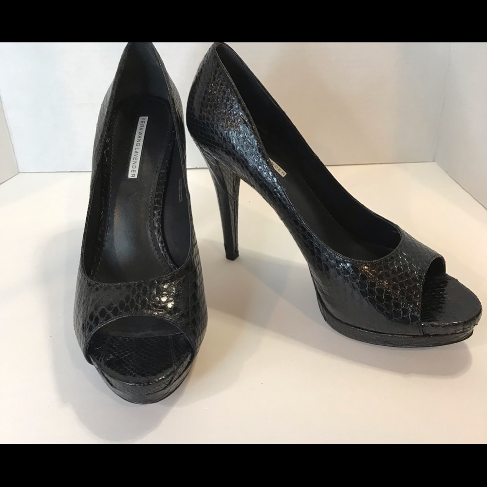 Vera Wang Lavender Platform